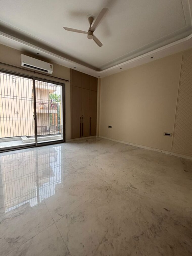 Room, navjeevan vihar 3 Bedroom 1800 Sq.Ft. Builder Floor In Navjeevan Vihar Delhi 10592756