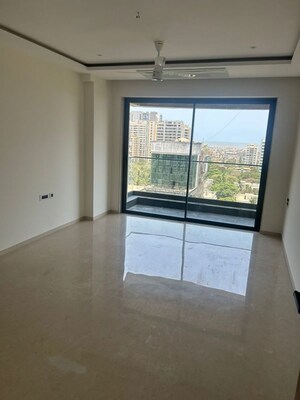 Room in 3 BHK Apartment at S Raheja Panorama, Santacruz West – for Sale