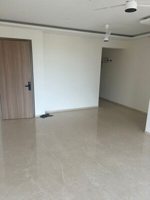 Room in 3 BHK Apartment at S Raheja Panorama, Santacruz West – for Sale