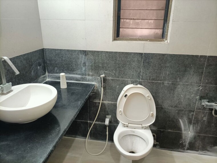 Bathroom, ivory-towers-chs-ltd 2 Bedroom 700 Sq.Ft. Apartment In Bhakti Park Mumbai 10592790