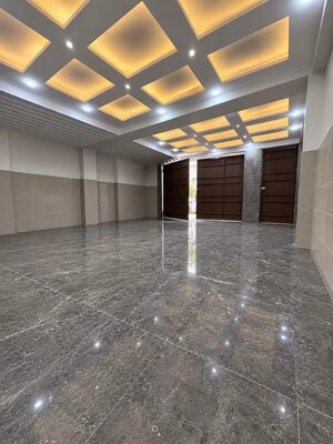 Parking in 6+ BHK Independent House at Uttam Nagar – for Sale