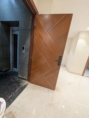 Bathroom in 4 BHK Builder Floor at BP Homes, Sector 85 – for Sale