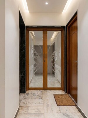 Furnished Amenities in 4 BHK Apartment at Thaltej – for Rent