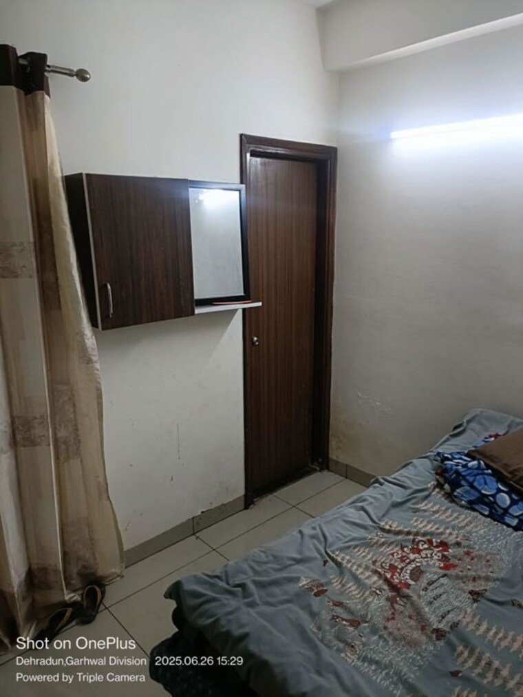 Bedroom, rishi nagar 3 Bedroom 185 Sq.Yd. Apartment In Rishi Nagar Meerut 10592961