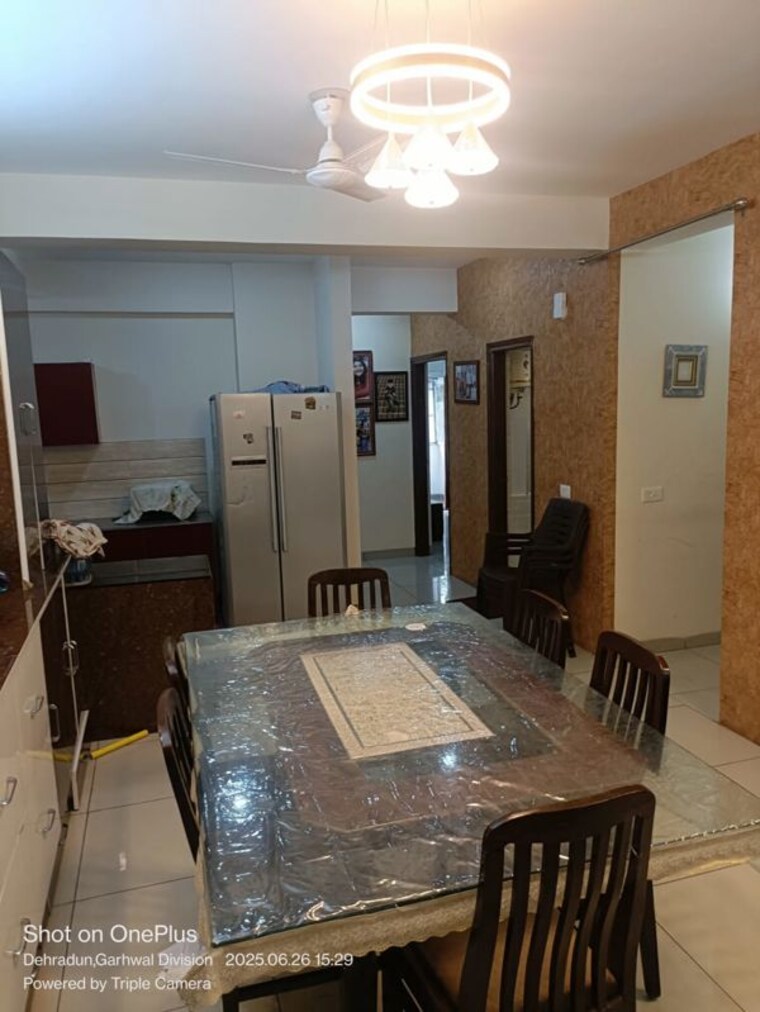 Living Room, rishi nagar 3 Bedroom 185 Sq.Yd. Apartment In Rishi Nagar Meerut 10592961