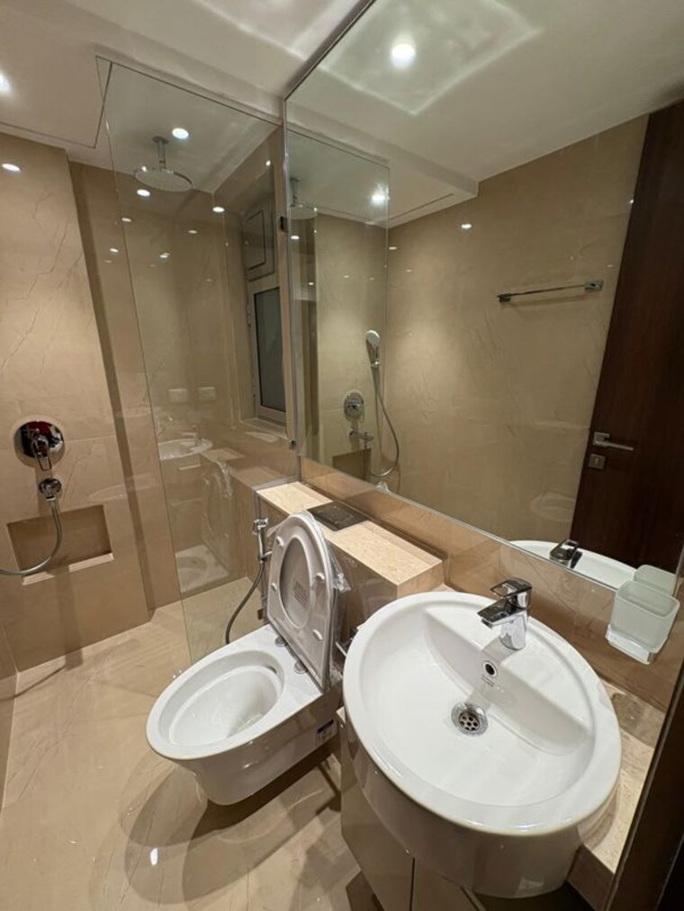 Bathroom, hiranandani-regent-hill 1 Bedroom 384 Sq.Ft. Apartment In Powai Mumbai 10592976