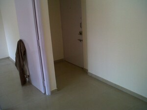 Room in 2 BHK Apartment at Integrated Kamal, Mulund West – for Rent