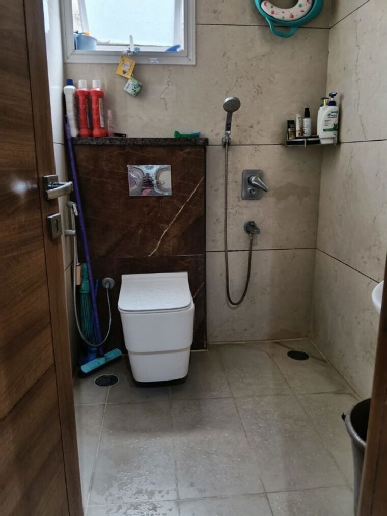 Bathroom, cox town 2 Bedroom 1100 Sq.Ft. Apartment In Cox Town Bangalore 10592987