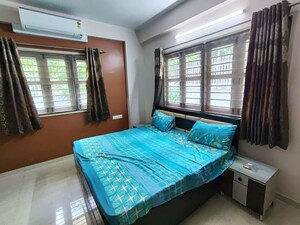 Bedroom in 3 BHK Apartment at Vastrapur – for Rent