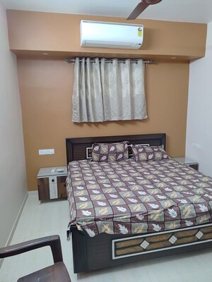 Bedroom in 3 BHK Apartment at Vastrapur – for Rent
