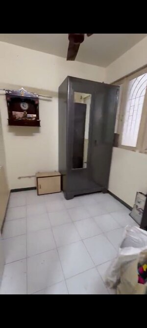 Bathroom in 1.5 BHK Apartment at Shilpa Apartment Santacruz West, Santacruz West – for Rent