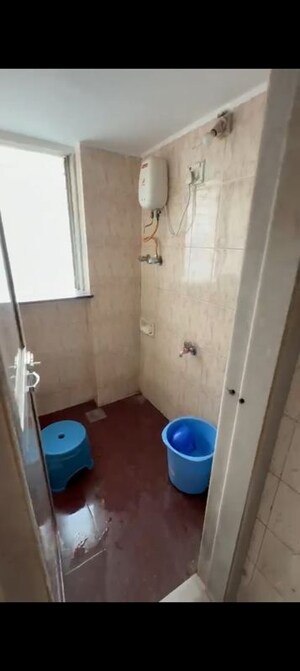 Bathroom in 1.5 BHK Apartment at Shilpa Apartment Santacruz West, Santacruz West – for Rent