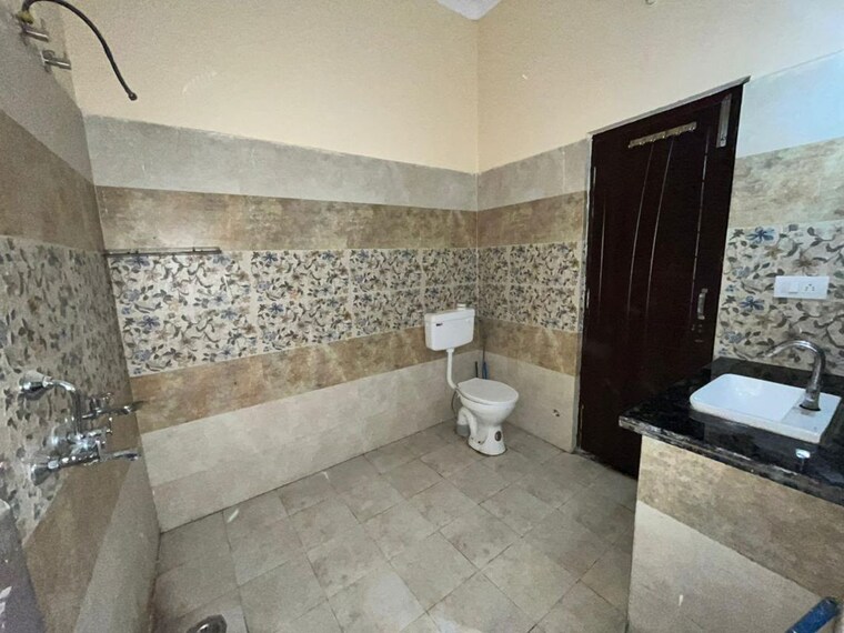 Bathroom, sahastradhara 3 Bedroom 130 Sq.Yd. Builder Floor In Sahastradhara Dehradun 10593020
