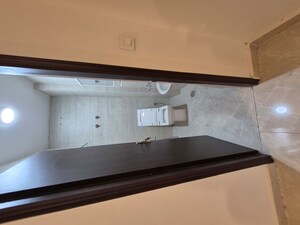 Attached Bathroom in 3.5 BHK Apartment at Mayur Vihar – for Rent