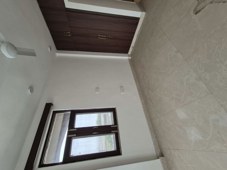 Room, mayur vihar 3.5 Bedroom 1350 Sq.Ft. Apartment In Mayur Vihar Delhi 10593000