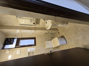 Attached Bathroom in 3.5 BHK Apartment at Mayur Vihar – for Rent
