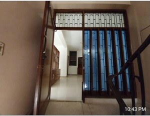 3 BHK Builder Floor – Entrance View at Greater Kailash Part 3 - for Rent