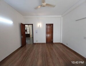 Room in 3 BHK Builder Floor at Greater Kailash Part 3 – for Rent