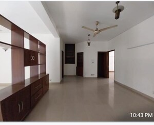 Room in 3 BHK Builder Floor at Greater Kailash Part 3 – for Rent