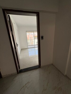 Room in 3 BHK Apartment at Paranjape Schemes Yuthika, Baner – for Rent