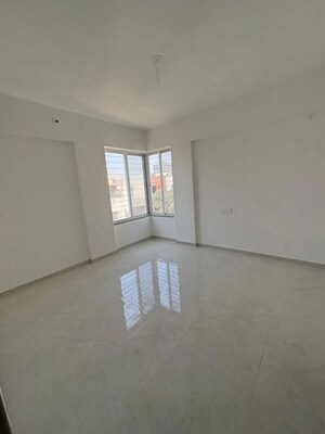 Room in 3 BHK Apartment at Paranjape Schemes Yuthika, Baner – for Rent