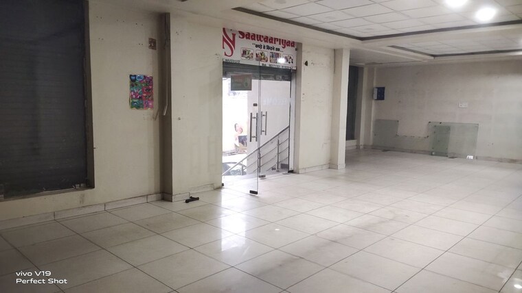  Parking, gomti nagar Commercial Showroom 1000 Sq.Ft. In Gomti Nagar Lucknow 10593057