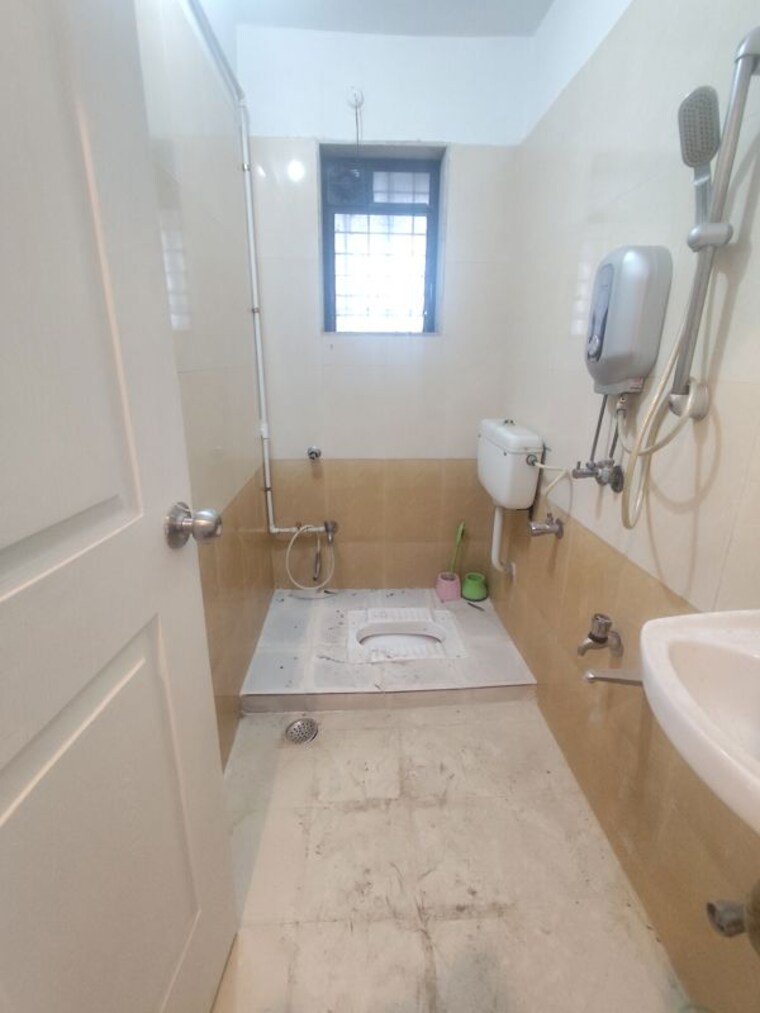 Bathroom, raunak-unnathi-greens 2 Bedroom 850 Sq.Ft. Apartment In Kasarvadavali Thane 10593055