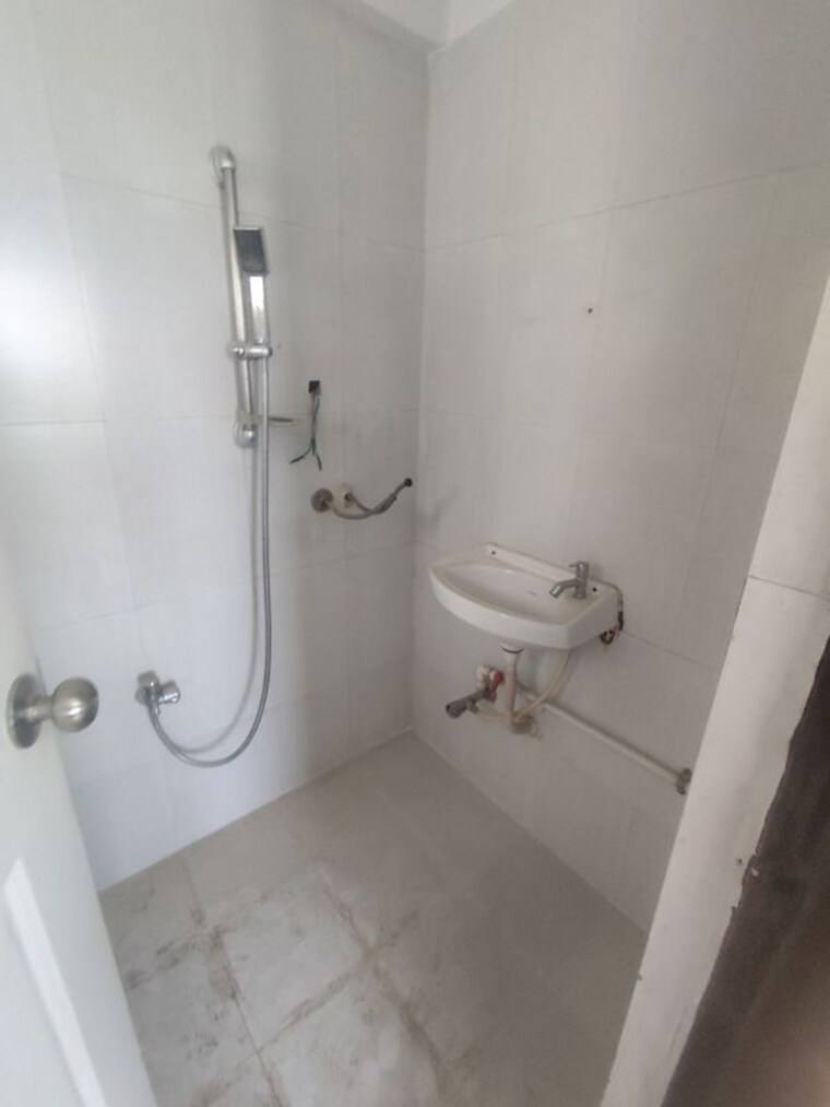 Bathroom, raunak-unnathi-greens 2 Bedroom 850 Sq.Ft. Apartment In Kasarvadavali Thane 10593055