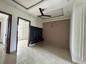 Living Room in 3 BHK Builder Floor at Soha Neal City, Sector 98 – for Sale