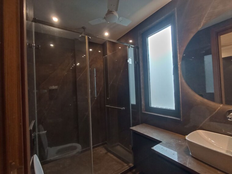 Bathroom, greater kailash 4 Bedroom 2250 Sq.Ft. Builder Floor In Greater Kailash Delhi 10593090