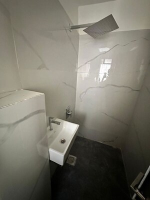 Bathroom in 3 BHK Apartment at Sabari Shobha, Chembur – for Sale