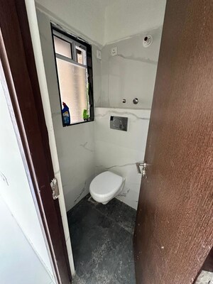 Bathroom in 3 BHK Apartment at Sabari Shobha, Chembur – for Sale