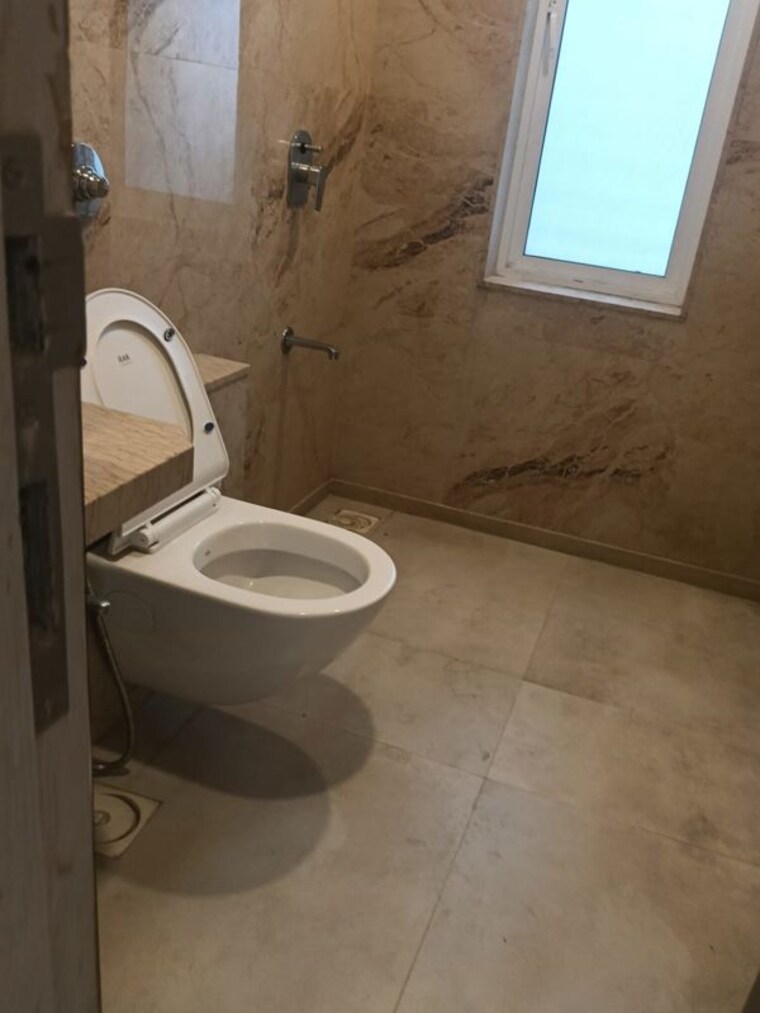 Bathroom, hubtown-seasons 4 Bedroom 2000 Sq.Ft. Apartment In Chembur Mumbai 10593106