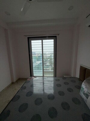 Room in 3 BHK Apartment at Chhatrapati Square – for Rent