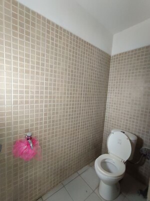Bathroom in 3.5 BHK Apartment at M3M Escala, Sector 70a – for Rent