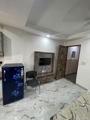 Living Room in 1 RK Builder Floor at Dlf City Phase 3 – for Rent
