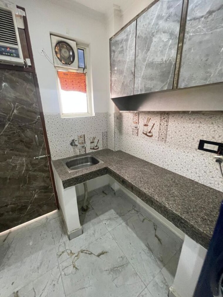 Kitchen, dlf city phase 3 1 RK 300 Sq.Ft. Builder Floor In Dlf City Phase 3 Gurgaon 10593135