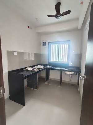 Team Area in 2 BHK Apartment at Worli – for Rent
