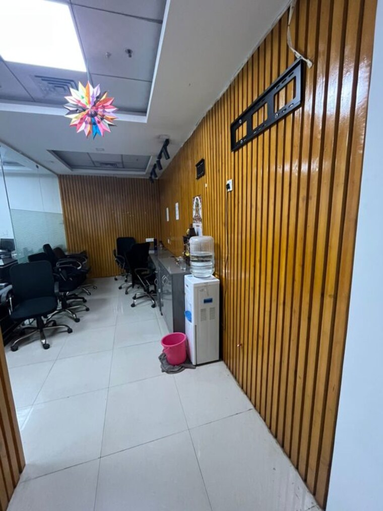 Team Area, sector 63 Commercial Office Space 600 Sq.Ft. In Sector 63 Noida 10593143