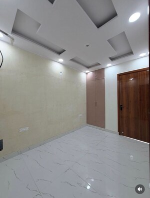 Room in 2 BHK Independent House at Mohan Garden – for Sale
