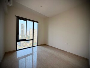 Room in 2 BHK Apartment at Piramal Mahalaxmi, Mahalaxmi – for Rent