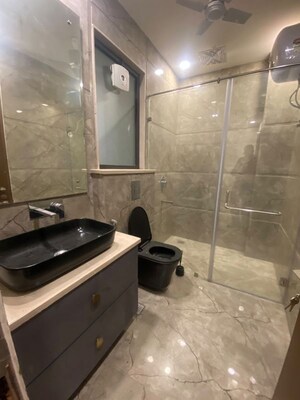 Team Area in 3 BHK Builder Floor at Dlf Phase ii – for Rent