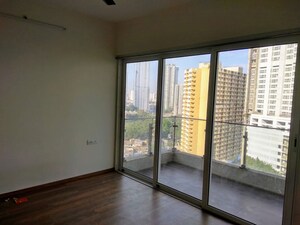 Room in 3.5 BHK Apartment at LnT Crescent Bay T5, Parel – for Rent