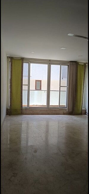 Room in 3 BHK Builder Floor at Sadashiva Nagar – for Rent