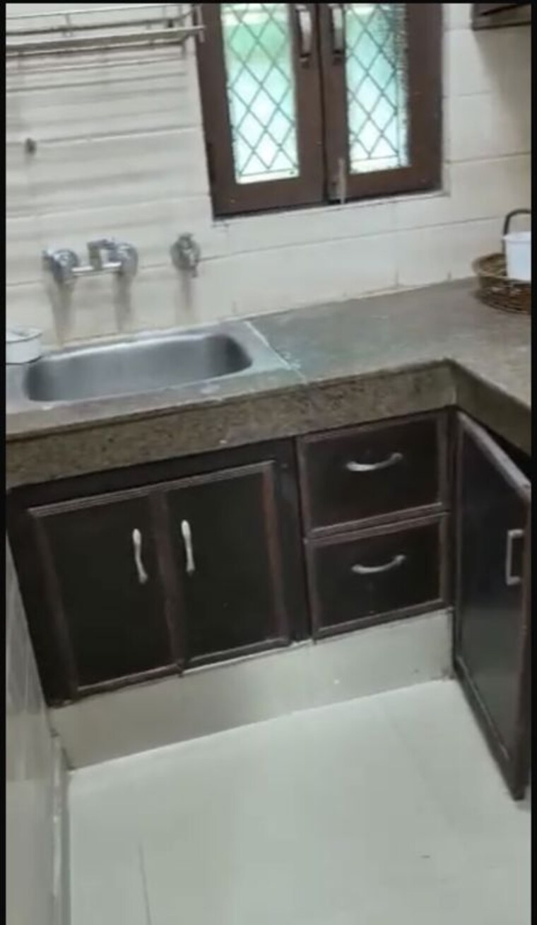 Kitchen, malviya nagar 3 Bedroom 150 Sq.Yd. Builder Floor In Malviya Nagar Delhi 10593185