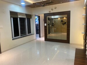 Room in 2 BHK Apartment at Dahanukar Colony – for Rent