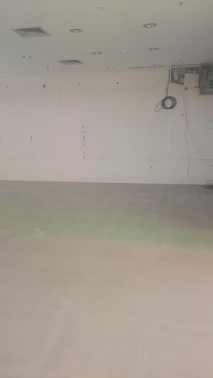  Shop For Rent in Chinar Park