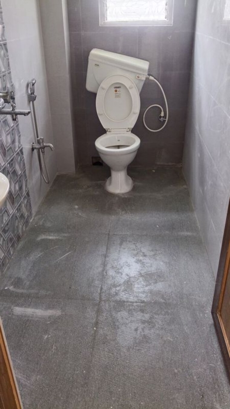 Bathroom, chinar park Commercial Shop 1200 Sq.Ft. In Chinar Park Kolkata 10593211