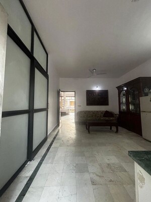 Building Lobby in 1 BHK Builder Floor at Hauz Khas – for Rent