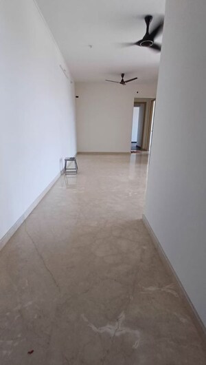 Room in 3 BHK Apartment at Rajesh Raj Infinia, Malad West – for Rent